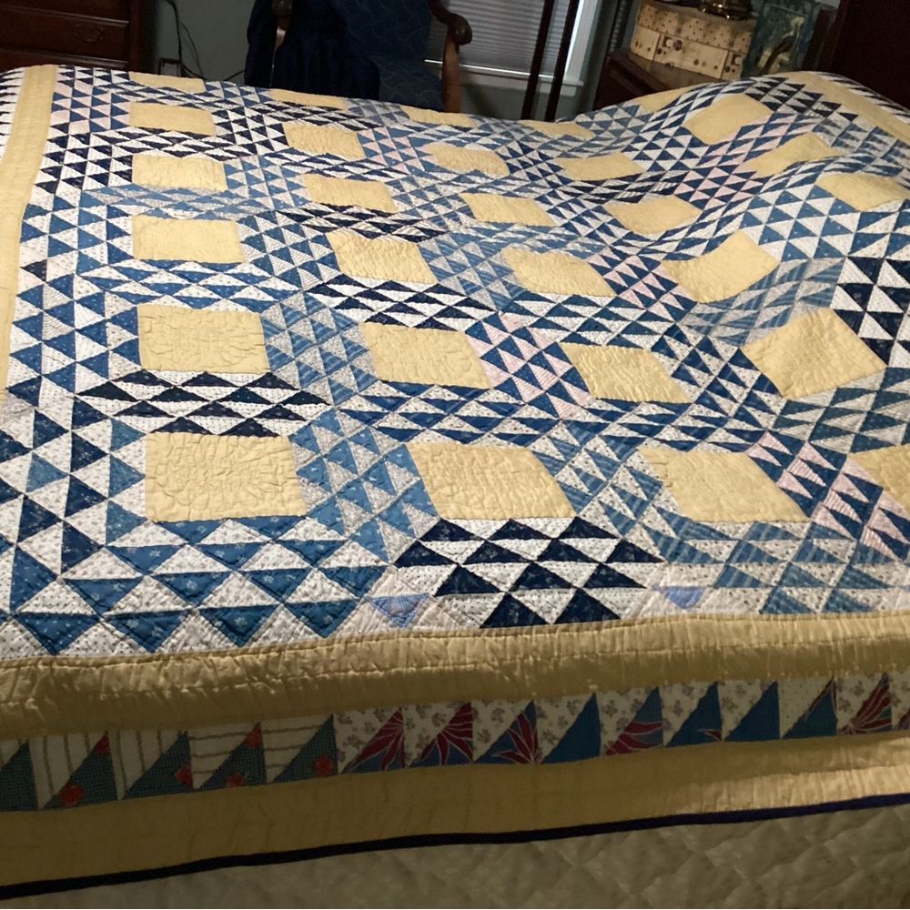 Blue and Cream Geometric Quilt Bedding - Picture 7 of 16